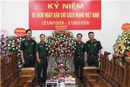 Thủ trưởng Bộ tư lệnh Quân khu, các cơ quan, đơn vị chúc mừng Báo Quân khu Một nhân kỷ niệm 95 năm Ngày Báo chí cách mạng Việt Nam